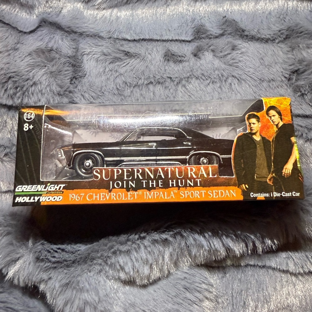 Greenlight Hollywood 1967 Chevrolet Impala Sport Sedan Die-Cast Car 1:64 Scale